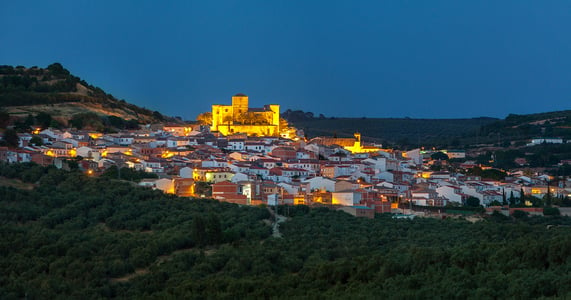 Castillo_de_canena_by_night