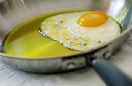 egg_in_olive_oil